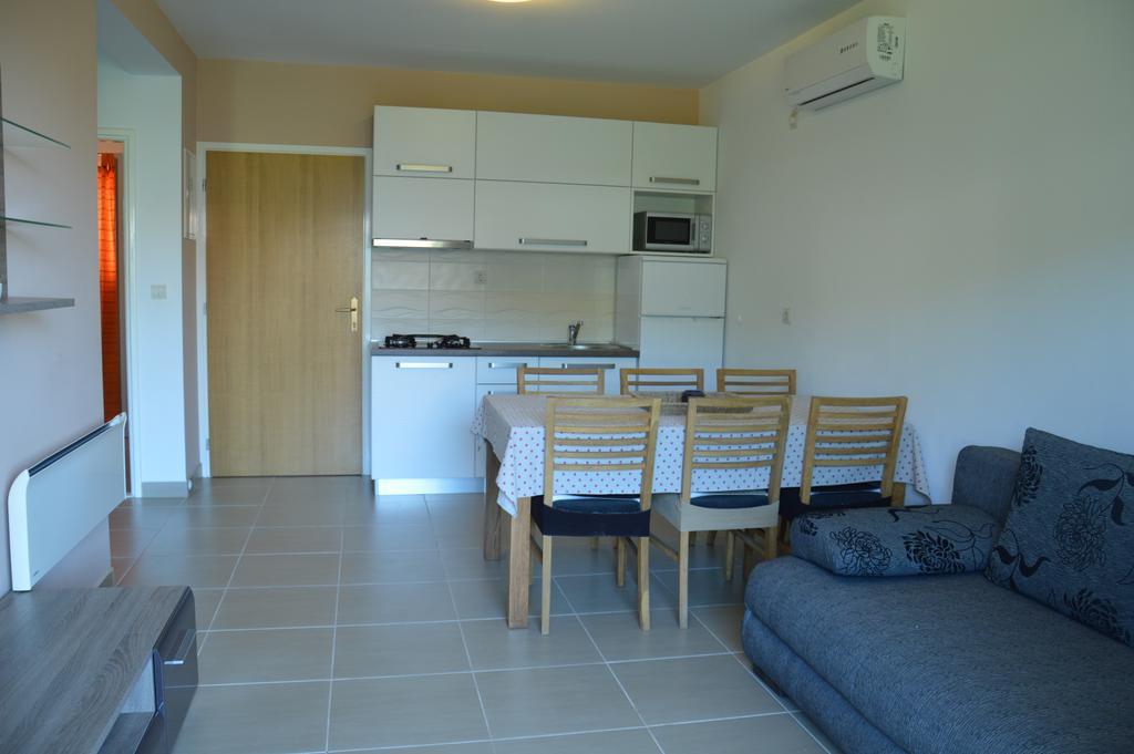 Apartments Villa Katija Дрвеник Стая снимка