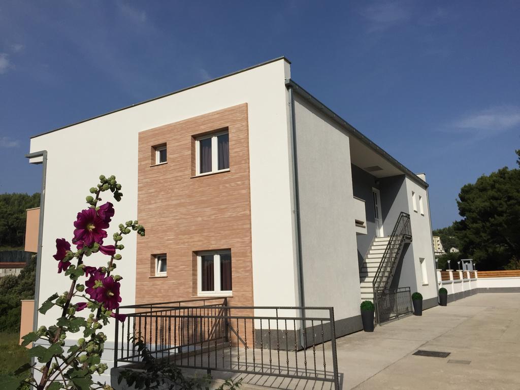 Apartments Villa Katija Дрвеник Екстериор снимка