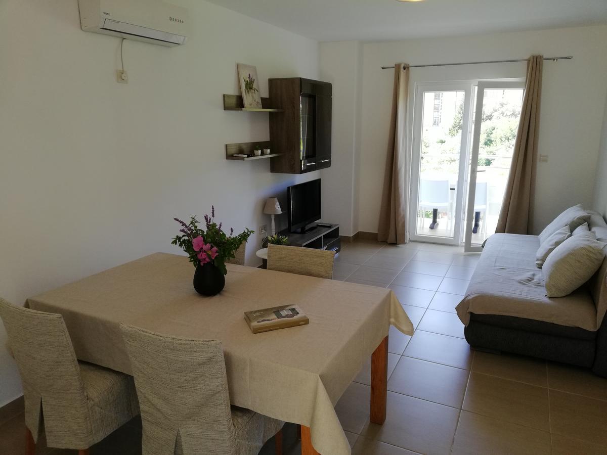 Apartments Villa Katija Дрвеник Екстериор снимка
