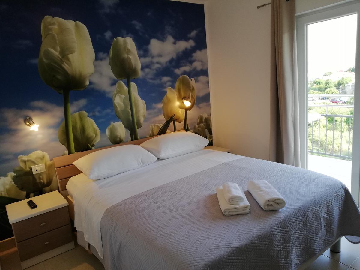 Apartments Villa Katija Дрвеник Екстериор снимка